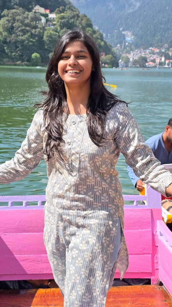 Anjali Priya speaking at Amar Ujala Shabd Samman